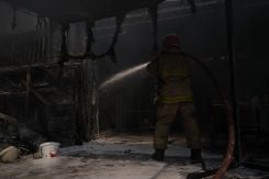 Civil Defense teams work to bring the flames under control after a factory fire in Mkalles, Aug. 3, 2026. (Credit: Mohammad Yassine / L’Orient-Le Jour)