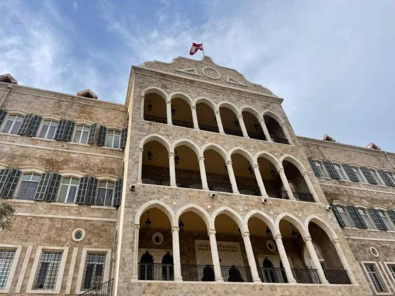 Cabinet meeting begins, Solidere among main topics