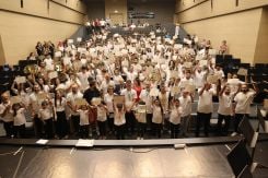 Les musiciens de tous âges réunis autour d’un même apprentissage : jouer ensemble. Photo avec l'aimable autorisation de LeBAM