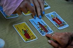 Tanya getting the Two of Wands, on July 25, 2026. (Credit: Élise Quéau-Boukhari/L'Orient Today)