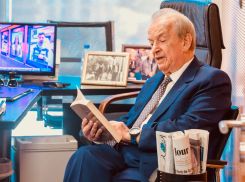 Marwan Hamadé dans son bureau au quotidien an-Nahar. Photo Nabil Ismaïl