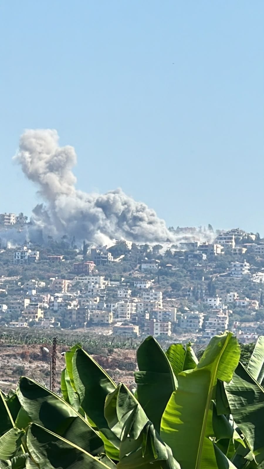 Israel demolishes official buildings in Zawtar Sharqieh, repeatedly bombs Mansouri