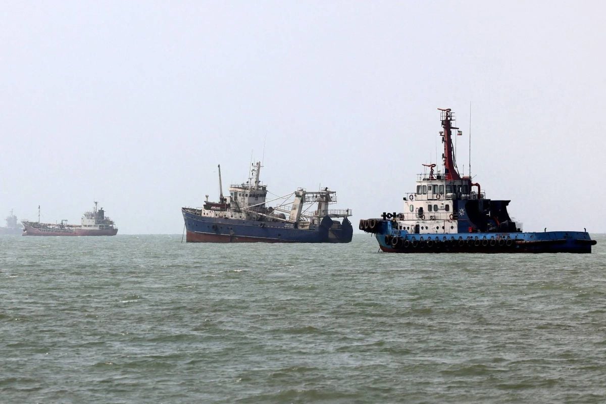 Iran demands compensation after oil spill in Strait of Hormuz