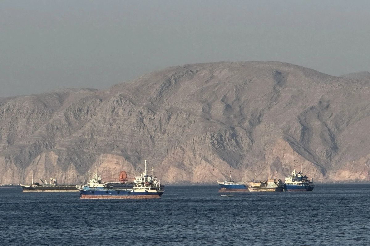 Iran, Oman say discussed temporary corridor, mine-clearing in Hormuz