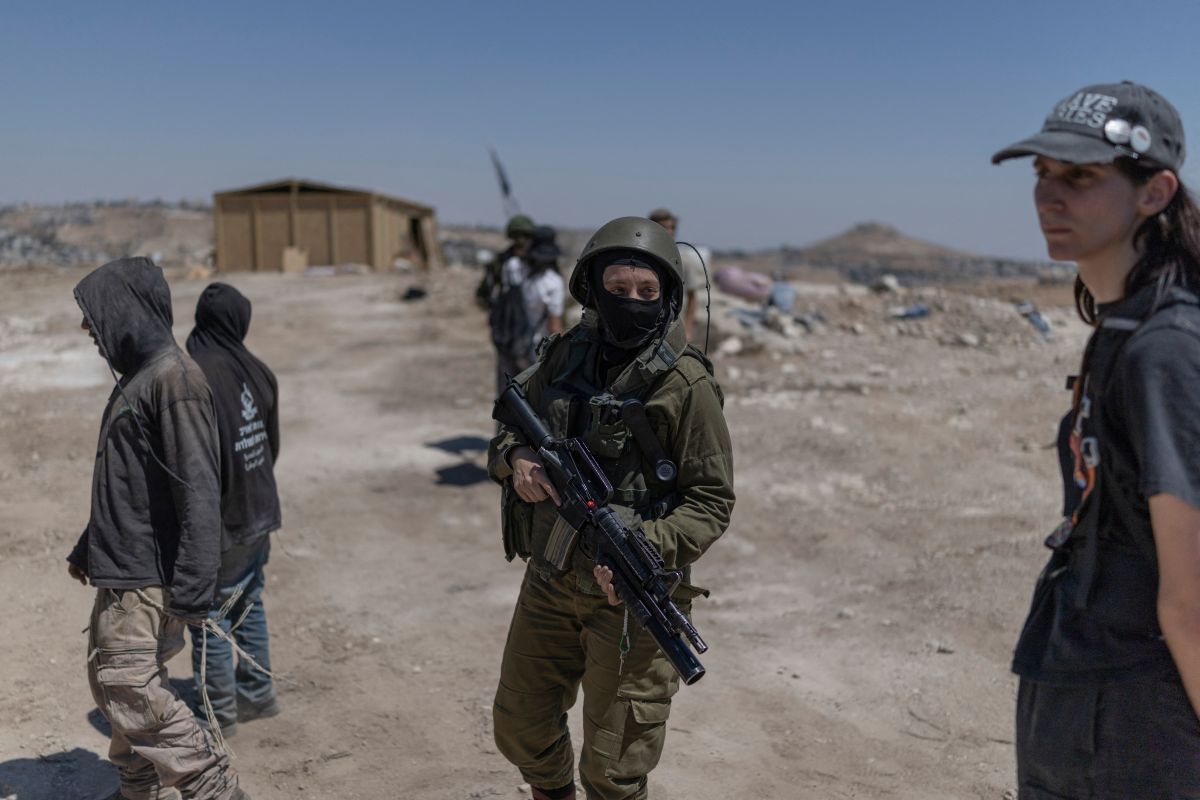 West Bank settlers attack AFP journalists