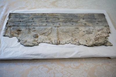 Le FBI restitue au Liban trois fragments de sarcophages antiques de Tyr