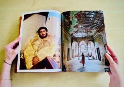 Un ouvrage déployant une iconographie qui saisit les différents aspects de Beyrouth à travers des œuvres de différents photographes. Ici à gauche un cliché signé Tarek Moukaddem et à droite Rania Mattar. Photo du livre Matthieu Karam/L'OLJ