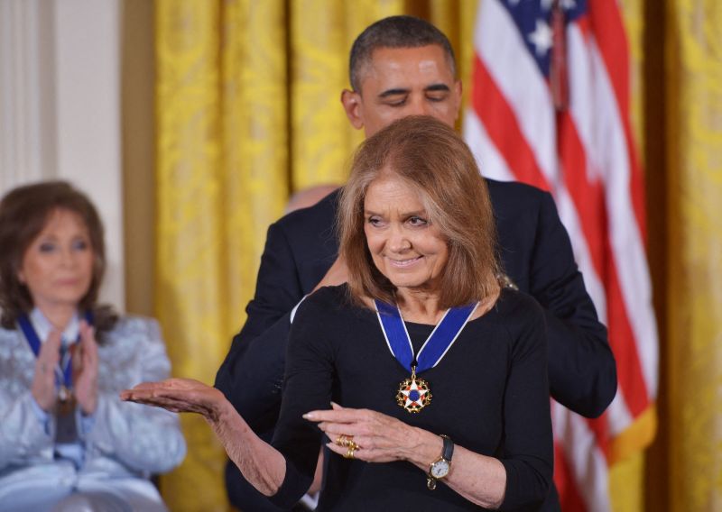 La journaliste américaine Gloria Steinem, figure majeure du féminisme, est décédée à 92 ans