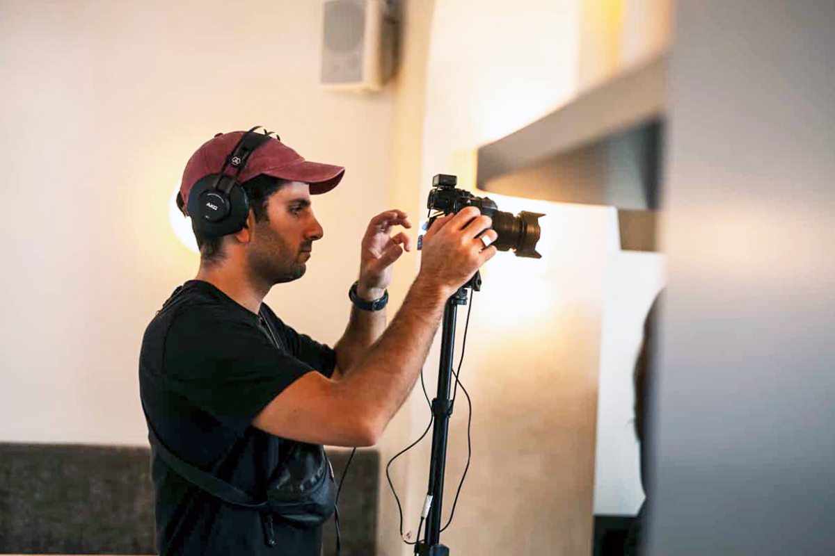 Through his videos, Lebanese Alexis Haddad traces the threads of his origins