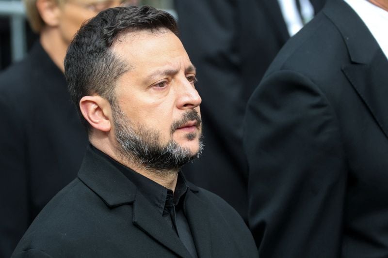 L'avion de Zelensky a failli être touché par un drone tandis qu'il était en route vers la Norvège
