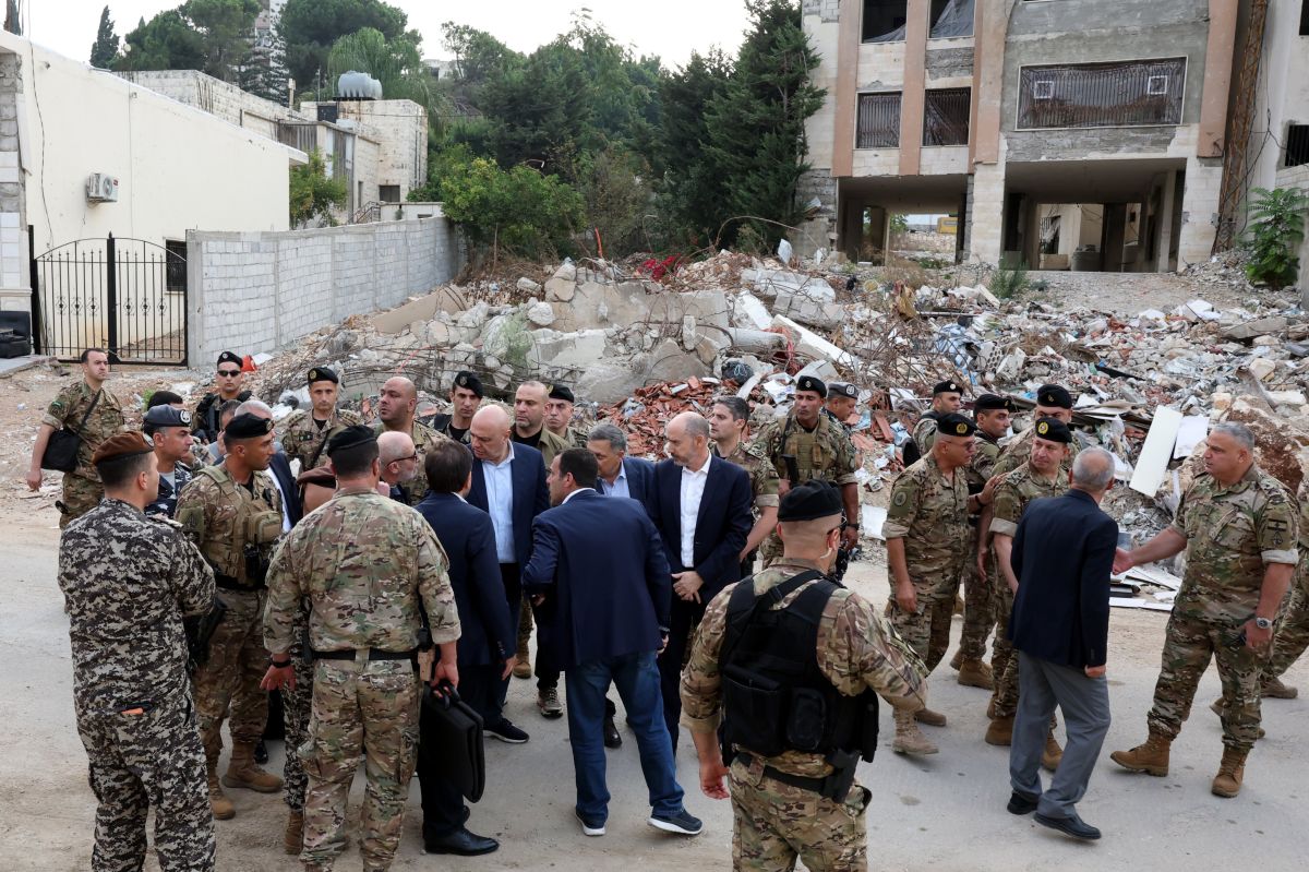 'No new round of talks with Israel for now,' Aoun says in Nabatieh, as Rome meeting postponed