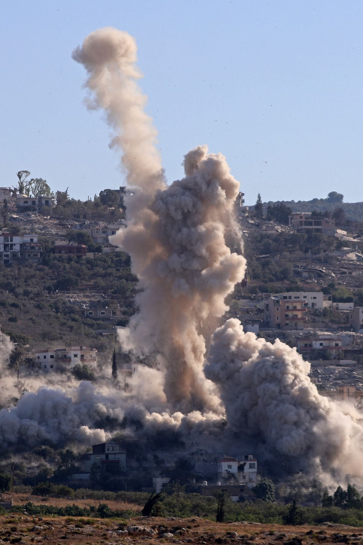HRW denounces Israel’s use of white phosphorus on southern Lebanon; claims Hezbollah used cluster munitions