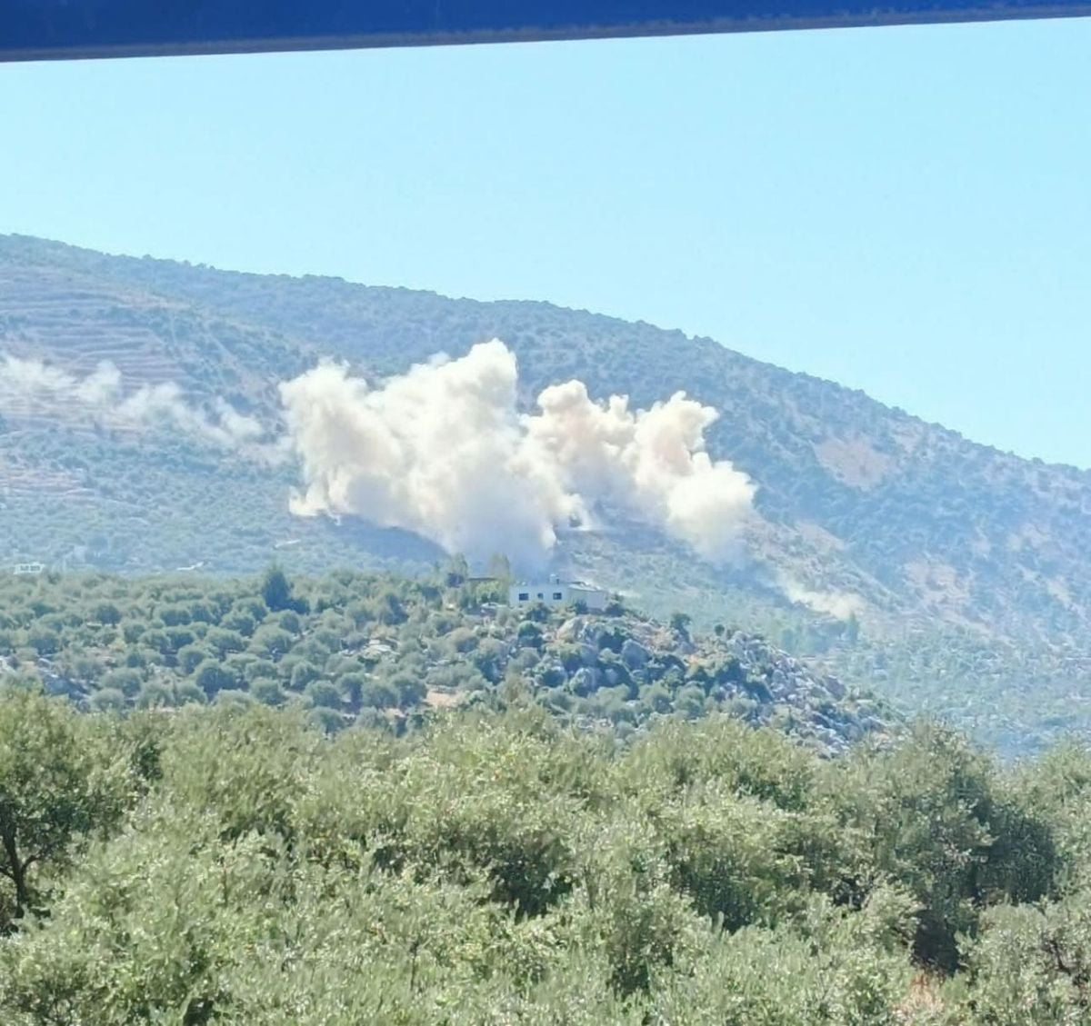 Infiltration israélienne à Halta : enlèvement d'un habitant et dynamitage de deux maisons, après un bref couvre-feu