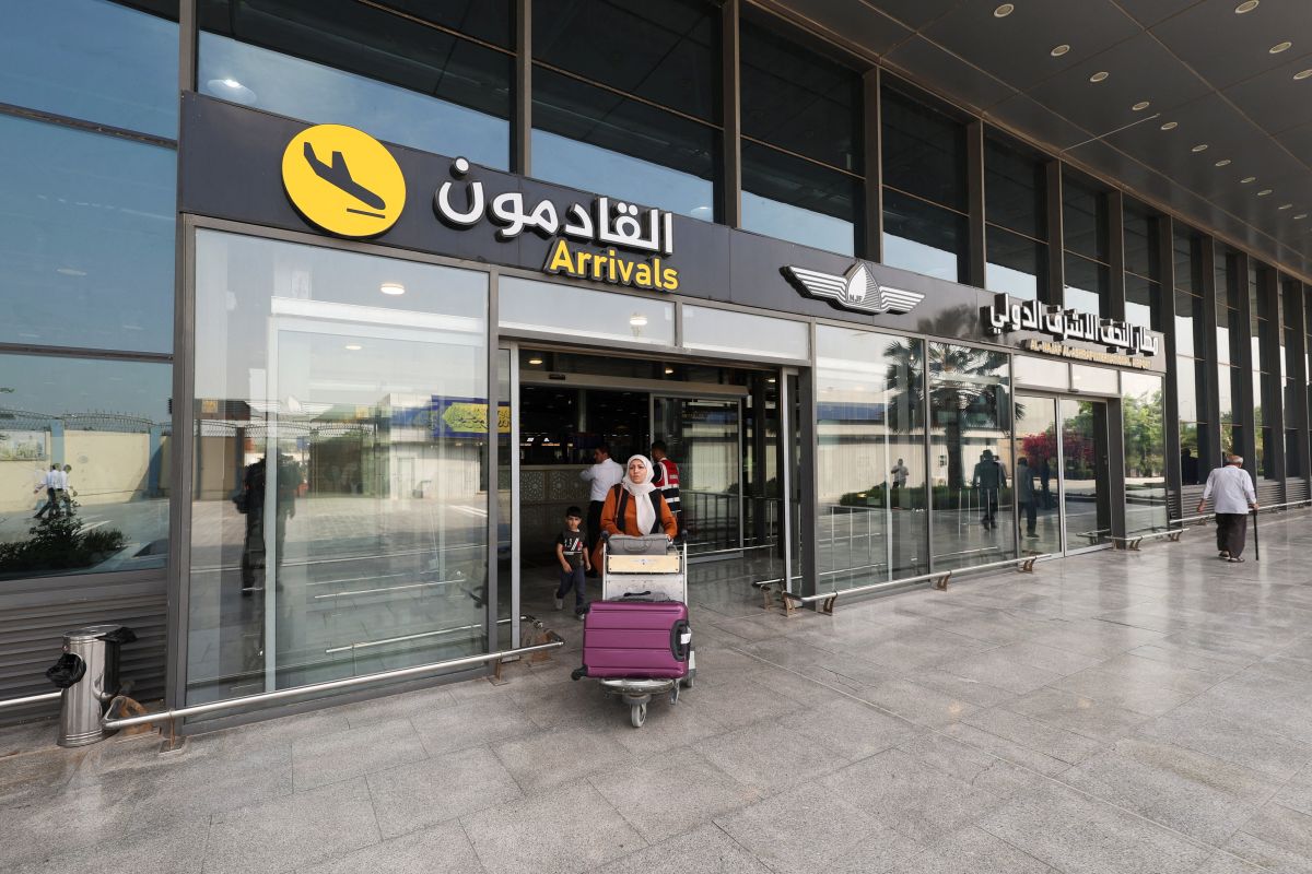 Iran airlines cancel flights as US sanctions hit