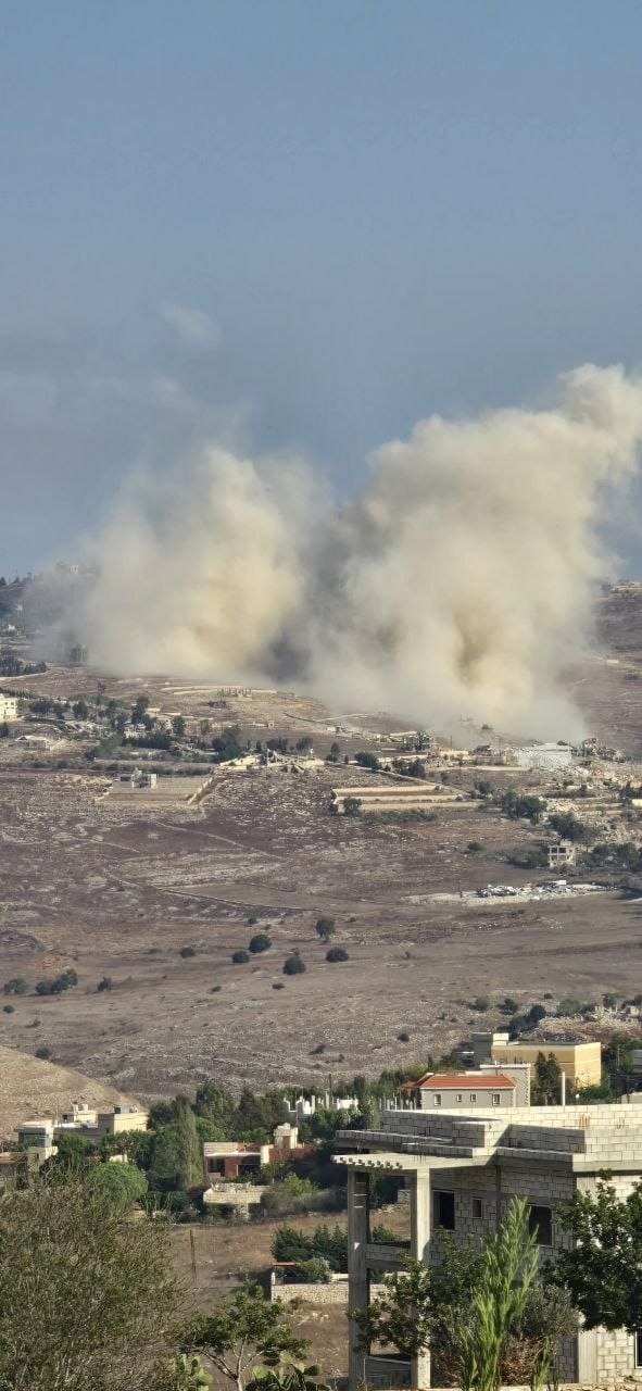 Deux soldats israéliens blessés dans l'explosion d'un « engin » du Hezbollah, l'armée israélienne riposte avec force