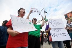 Manifestation en soutien à Gaza et aux Palestiniens devant le Lincoln Financial Field de Philadelphie, avant un concert d'Ed Sheeran, le 19 septembre 2026. Photo Matthew Hatcher / AFP