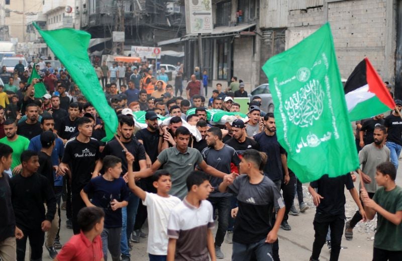 Six morts dans des tirs israéliens, dont un responsable du Hamas, selon la Défense civile