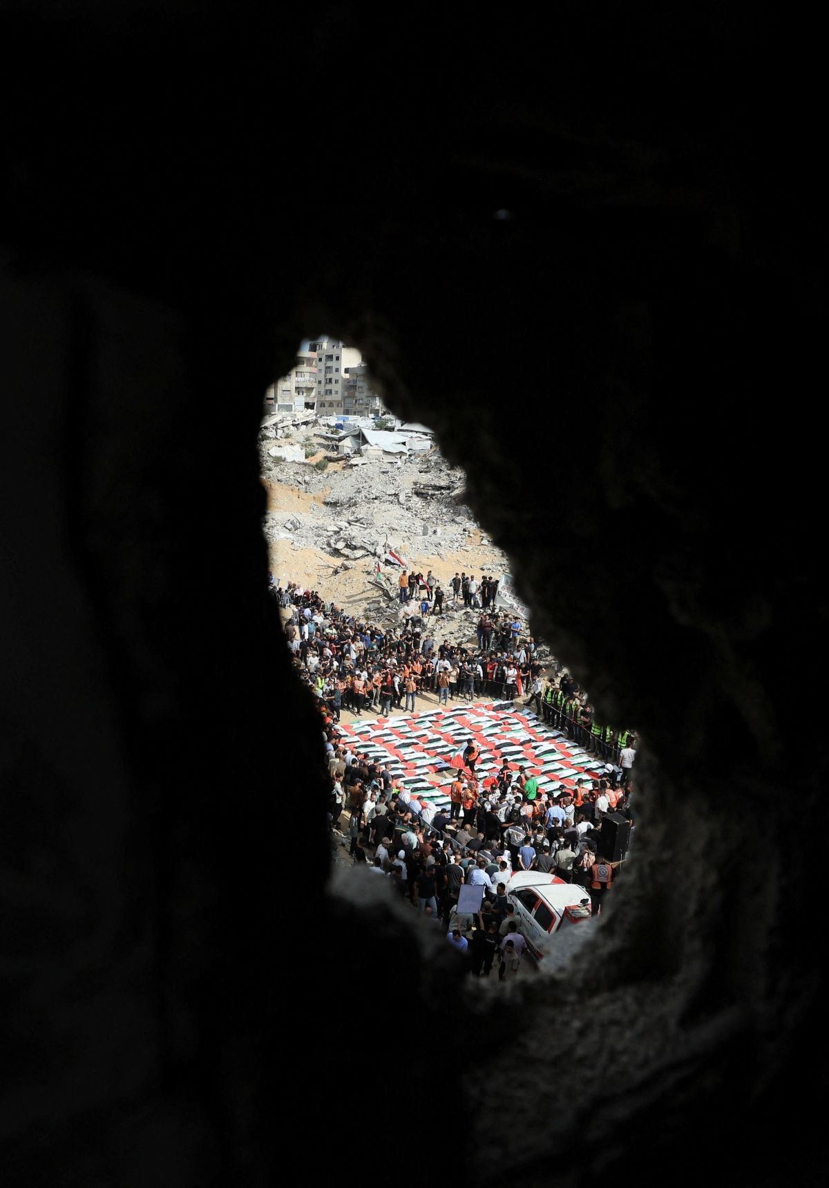 Funérailles à Gaza-ville pour 105 Palestiniens tués en octobre 2023 par un bombardement israélien
