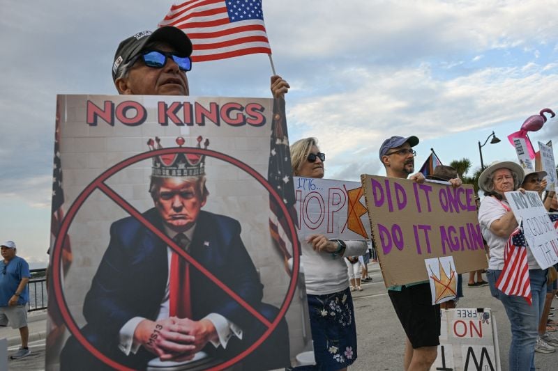As war on Iran drives up gasoline prices in US, Trump blames Ukraine war and Democrats