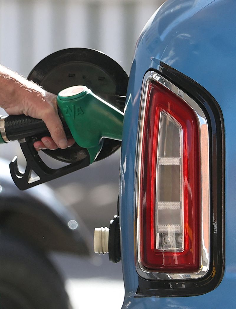 Oil rises as Trump comments roil energy markets