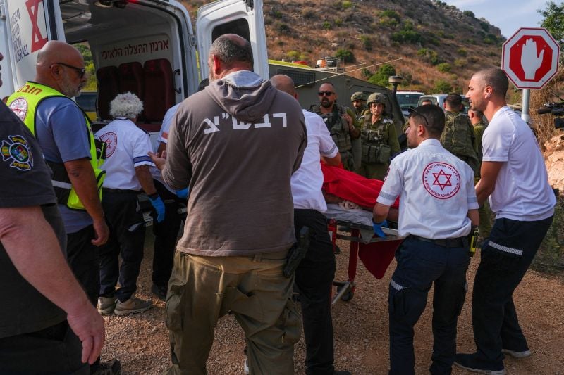 7 p.m. recap: 1 person killed near border with Lebanon; 200 kilos of explosives carried by mules; Riyadh shuts its airspace
