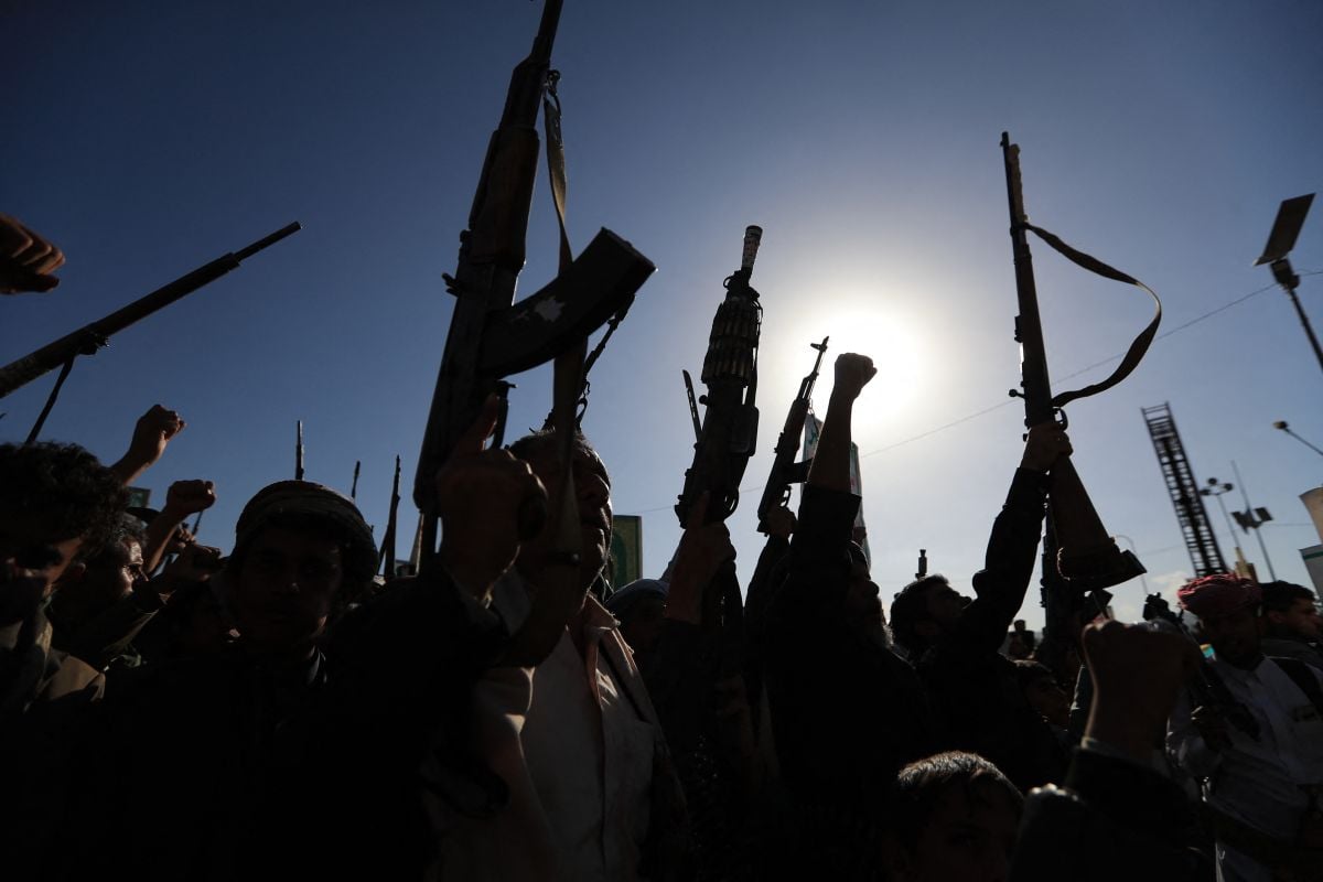 Le point à 19h : Les houthis attaquent de nouveau l'aéroport de Riyad, les forces yéménites affirment progresser autour de Bab el-Mandeb, Abbas reporte les législatives
