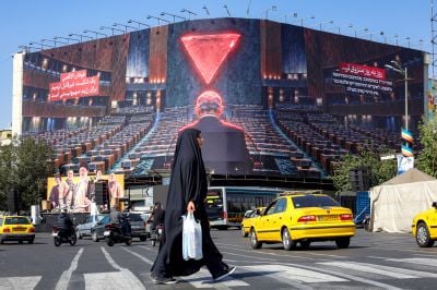 Sites nucléaires renforcés, menaces d'incursions terrestres : l’Iran se prépare à une reprise des frappes américaines, selon le WSJ