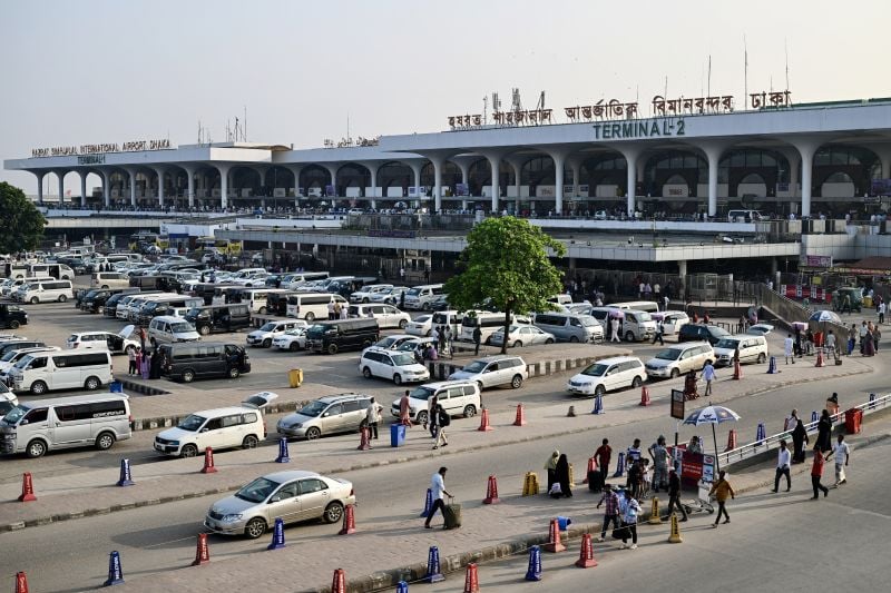 Riyadh's international airport to close until Oct. 17; UAE's Etihad, Bahrain's Gulf Air suspend flights until next week