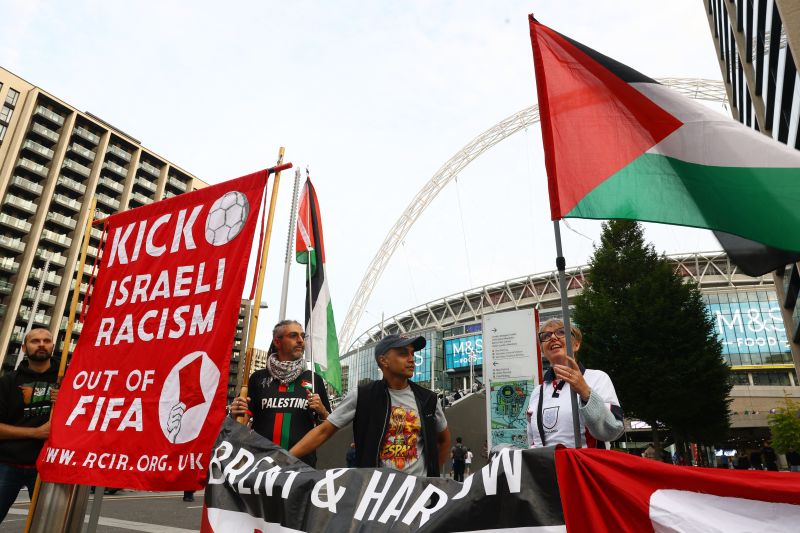 UK pro-Palestine group targets homes of arms industry firm bosses - L ...