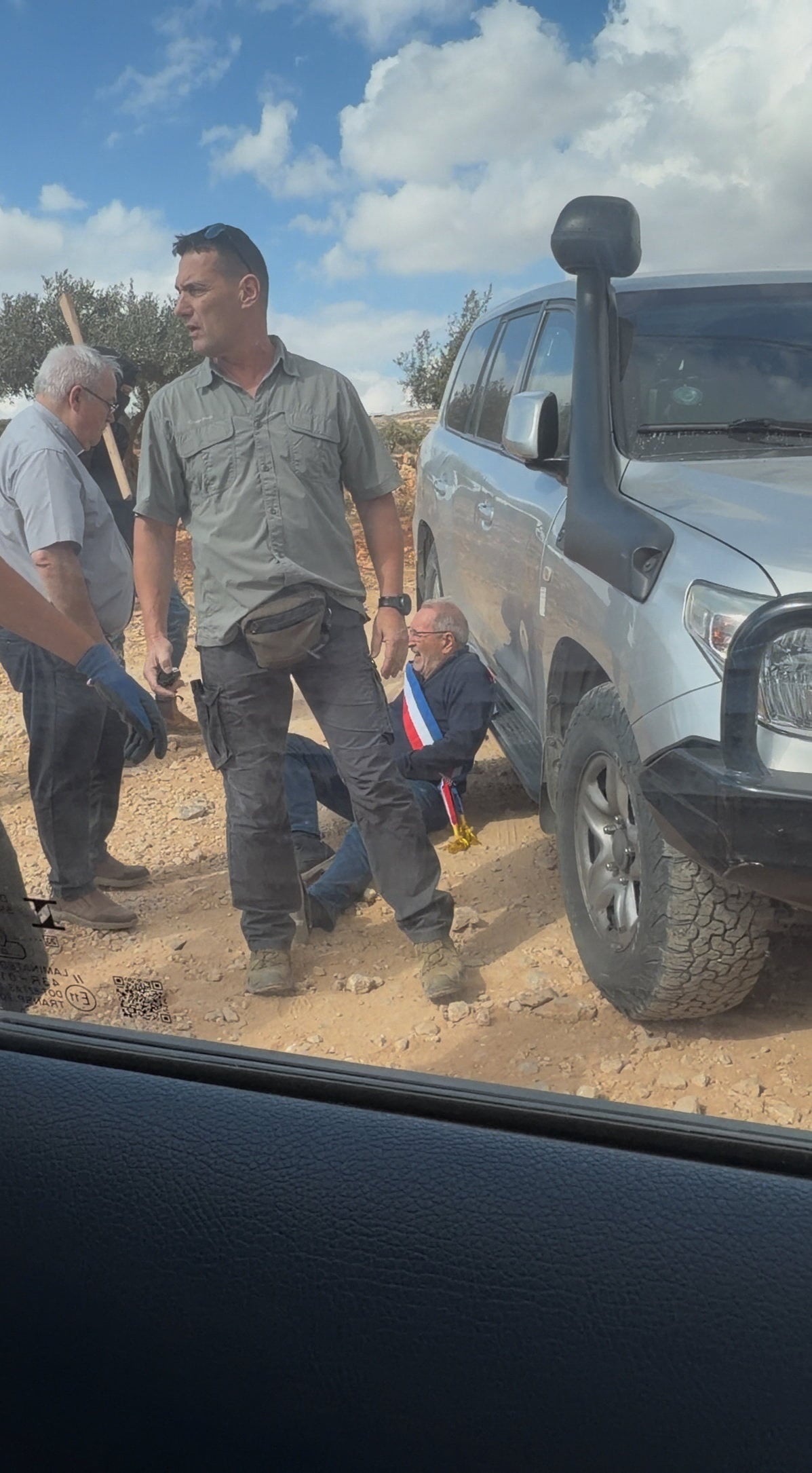 La police israélienne arrête huit suspects après des attaques de colons contre une journaliste et des diplomates, en Cisjordanie occupée