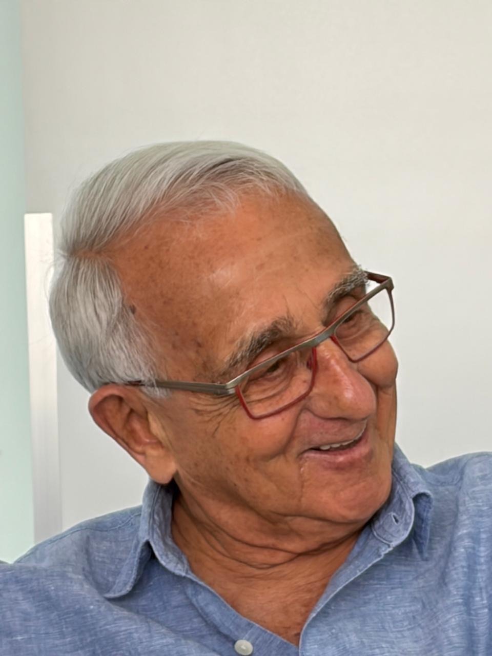 Carlo Akatcherian : un enfant qui rit dans le cerveau d'un vieux sage