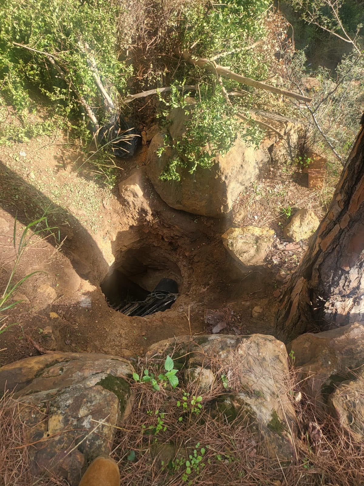 Fosse profonde découverte près de Fanar : « pas un tunnel », mais les réactions abondent