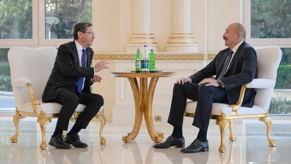 « Inacceptable » : une polémique autour du voile expose une alliance fragilisée entre la Turquie et l’Azerbaïdjan