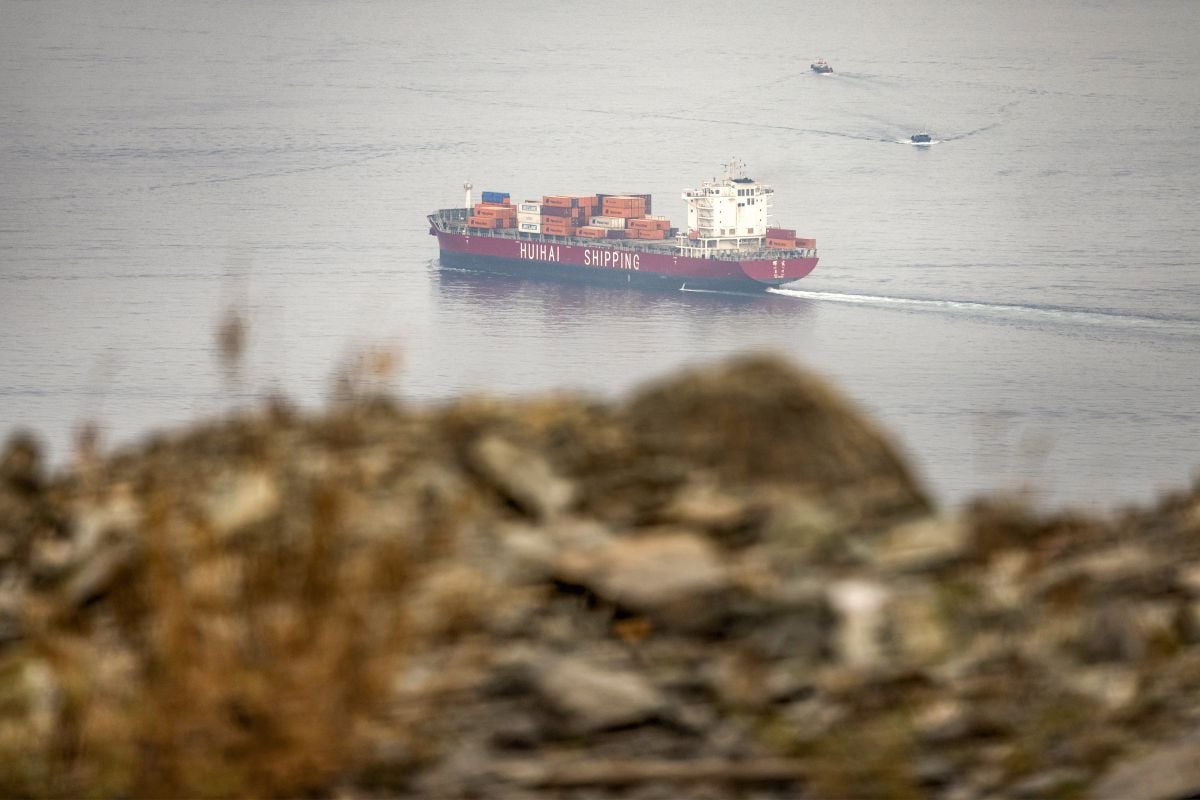 Un pétrolier « en infraction » en feu près du détroit d'Ormuz, selon la marine iranienne