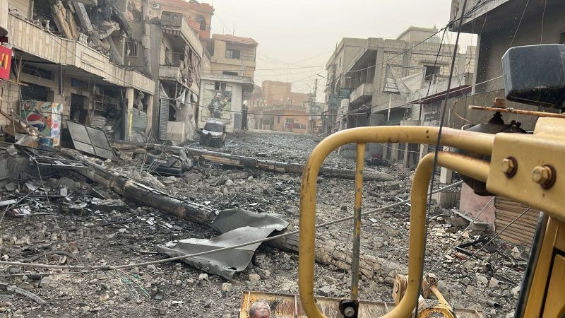 L'armée israélienne détruit une husseiniyé à Srifa, un immeuble et des commerces