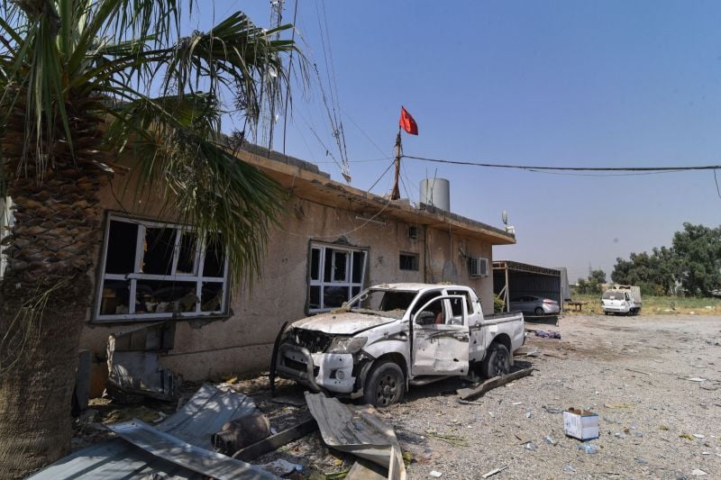 En photo : le site d'une frappe à Bartalla, dans la province irakienne