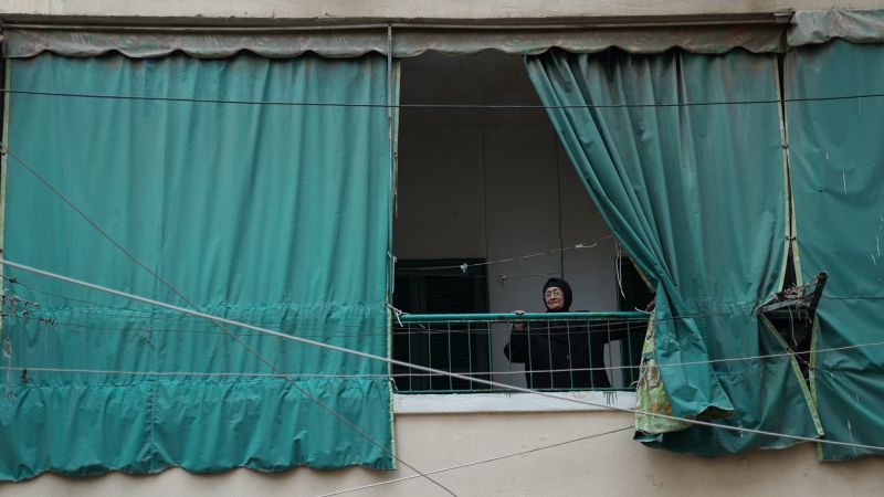 « On sait que la guerre n'est pas terminée » : une déplacée de la banlieue sud de Beyrouth de passage rapide à Chiyah