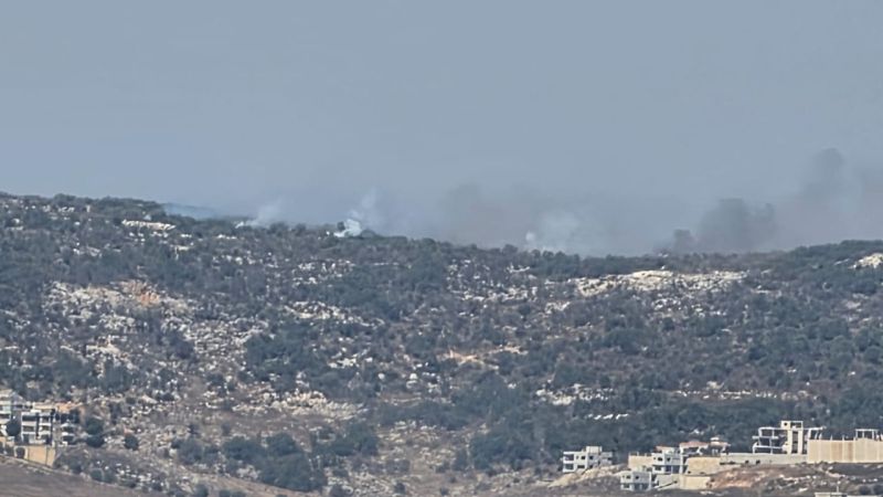 Israeli artillery shelling targets Ali Taher hills amid ongoing illumination flares
