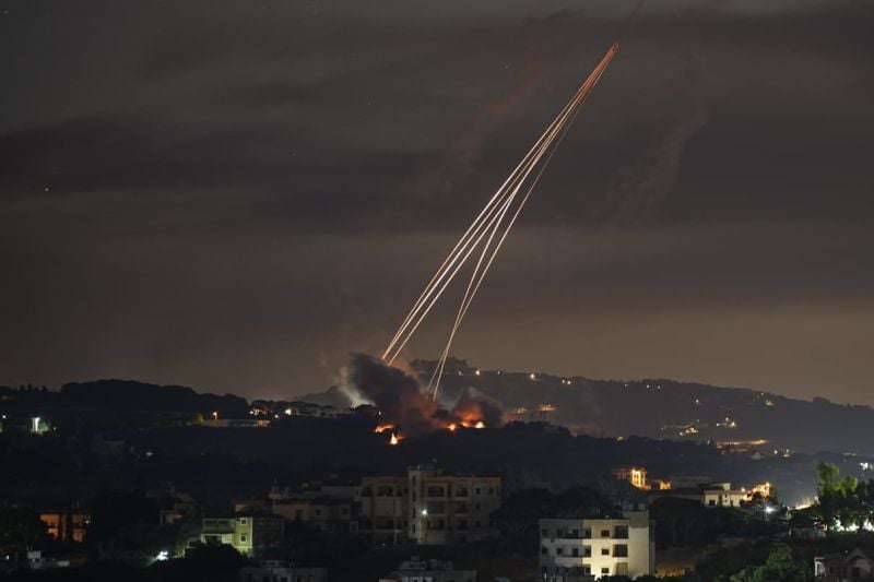 En image : des bombardements au phosphore blanc visent Nabatiyé el-Faouqa 