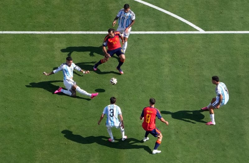 Spain keep piling on the pressure