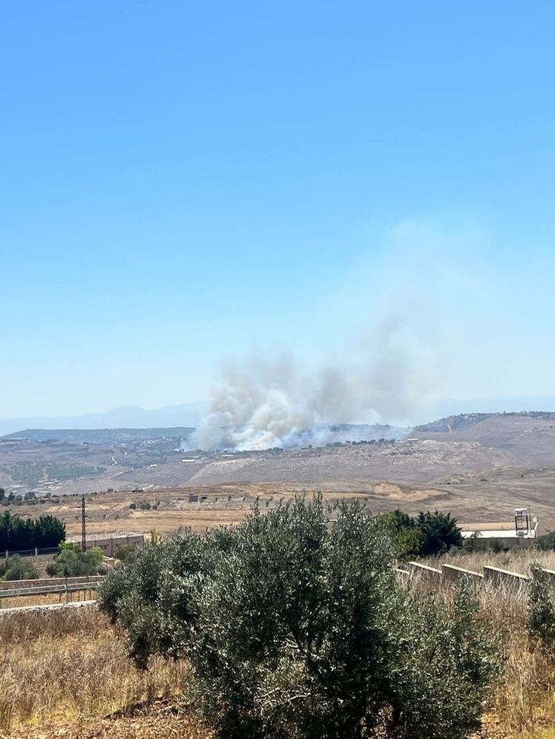 En photo : des champs incendiés par l'armée israélienne au Liban-Sud