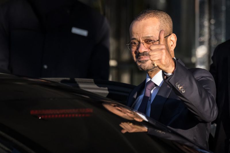 En image : le ministre omanais des AE avant le début des pourparlers à Genève