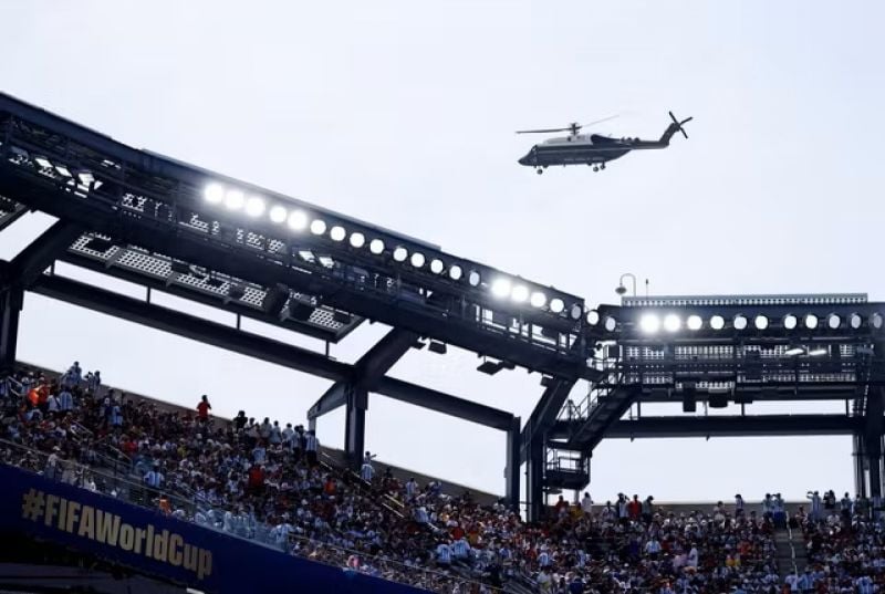 Donald Trump est arrivé en hélicoptère au stade