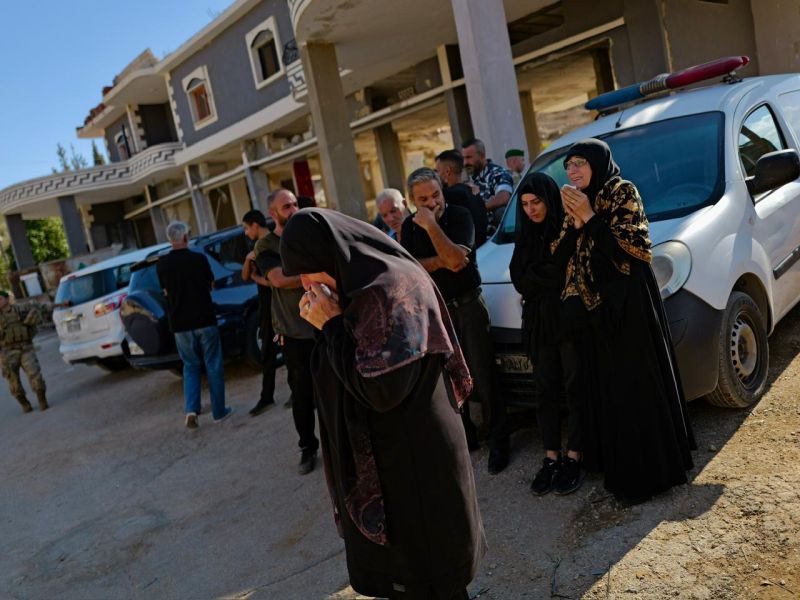 Des membres de la famille d'Ibrahim Salamé, sous le choc, sont arrivés à Blida