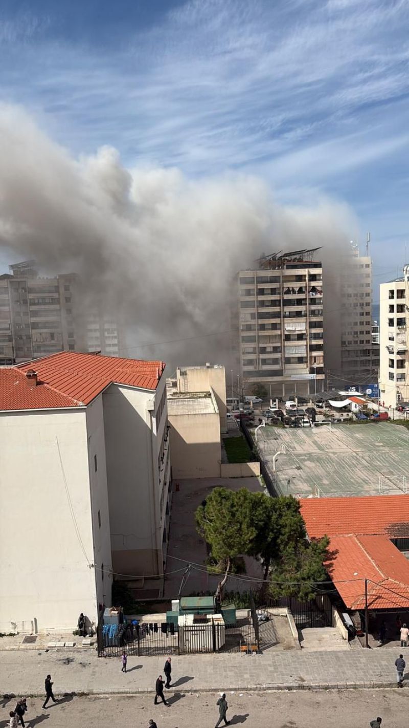 Une frappe israélienne visant un appartement à Saïda fait trois blessés