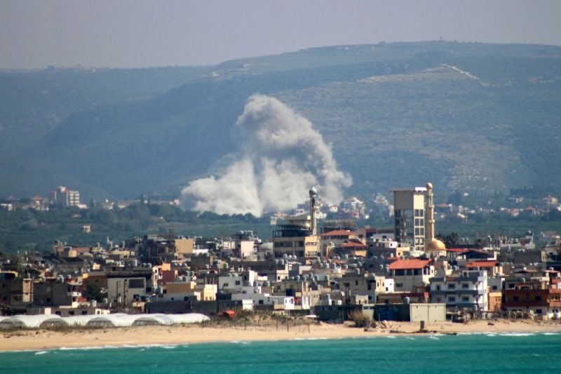En photo : un bombardement israélien sur Qlaylé dans la journée