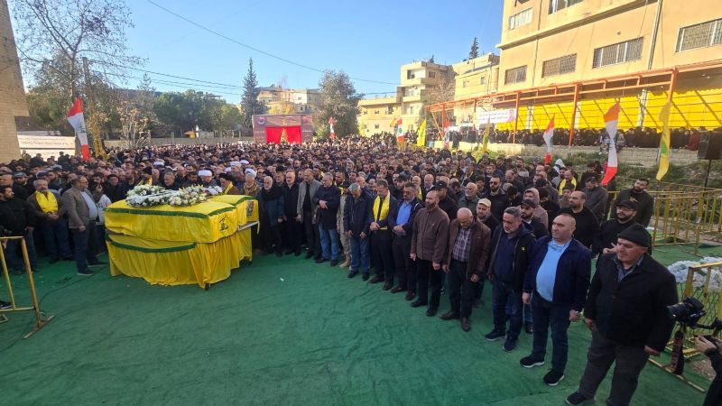 Le Hezbollah organise les funérailles à Baalbeck de Hussein Yaghi et de Hussein Siblani 