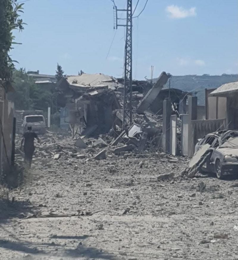 En photo : une frappe israélienne sur Bayyad, dans le caza de Tyr