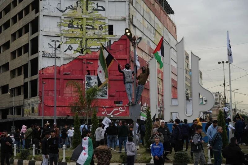 Syrians gather on Tripoli’s al-Nour Square