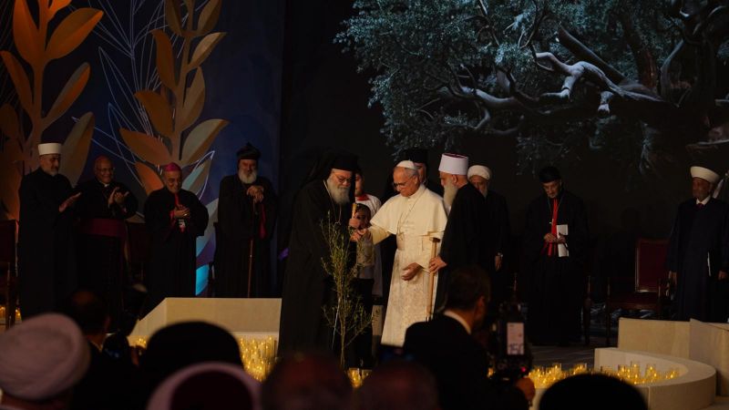 « Puisse l’étreinte de Notre-Dame du Liban guide chacun de vous », affirme le pape 